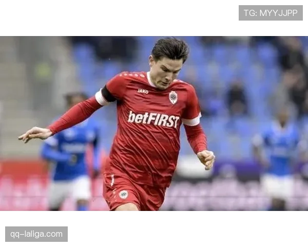 乌迪内斯边路突破战术成功，埃克伦坎普传球助攻成为进攻发起点